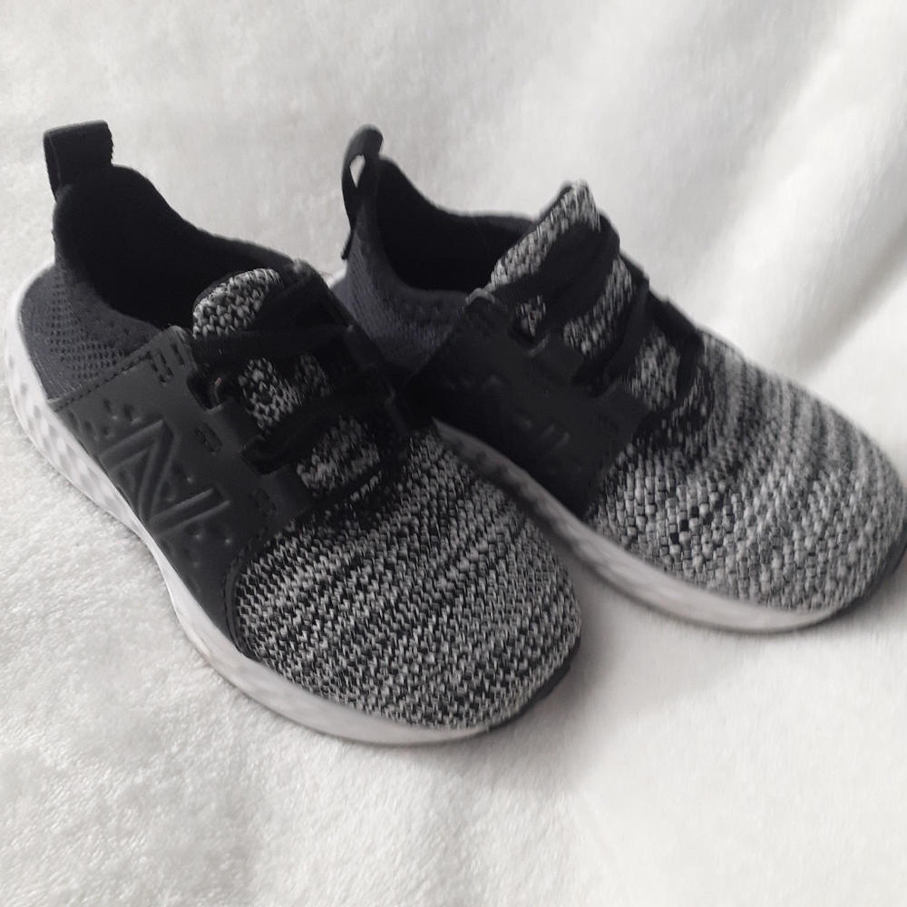 ✳✴✳3 pair toddler shoes $30... NB Fresh Foam Cruz V2 knit running shoe sz 7